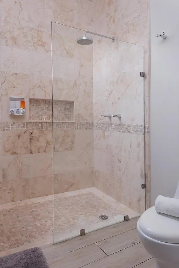 Luxury 5 Bedroom House Private Pool בית נופש