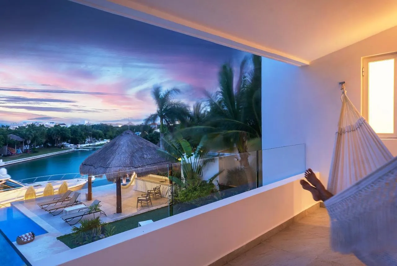Luxury 5 Bedroom House Private Pool Holiday home Puerto Aventuras