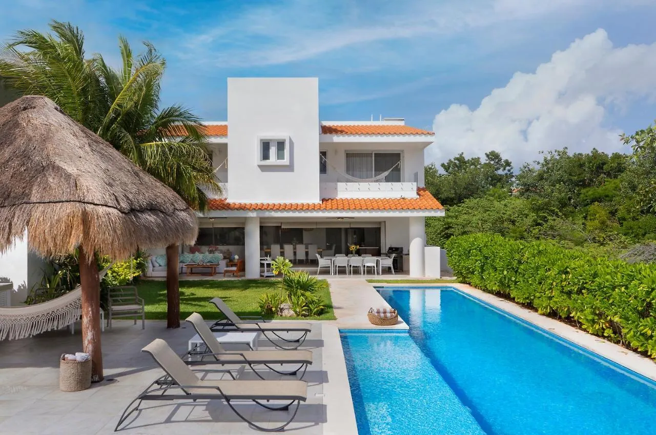 Luxury 5 Bedroom House Private Pool